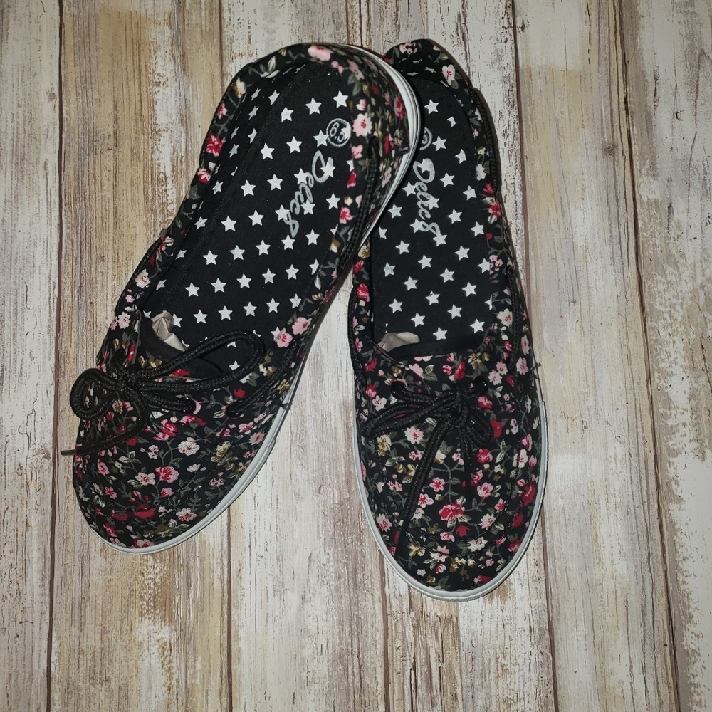 NWT Floral Boat Shoes